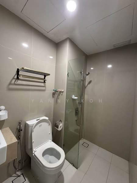 Kediaman Servis untuk Dijual di Southlink - Yanny Koh - Bathroom - PropertyGuru.com.my