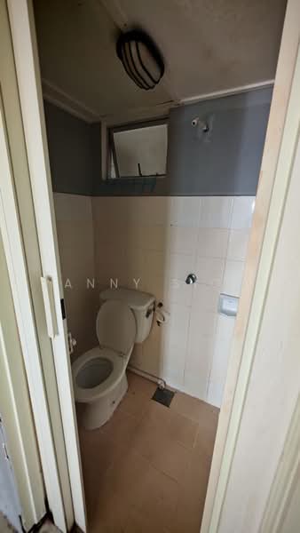 Pangsapuri untuk Dijual di Vista Wira 1 & 2 - Yanny Siow - Bathroom - PropertyGuru.com.my