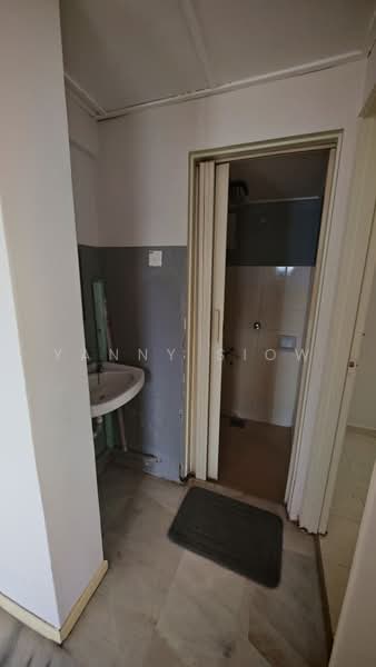 Pangsapuri untuk Dijual di Vista Wira 1 & 2 - Yanny Siow - Bathroom - PropertyGuru.com.my