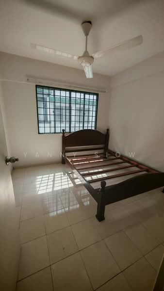 Pangsapuri untuk Dijual di Vista Wira 1 & 2 - Yanny Siow - Bedroom - PropertyGuru.com.my