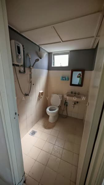 Pangsapuri untuk Dijual di Vista Wira 1 & 2 - Yanny Siow - Bathroom - PropertyGuru.com.my