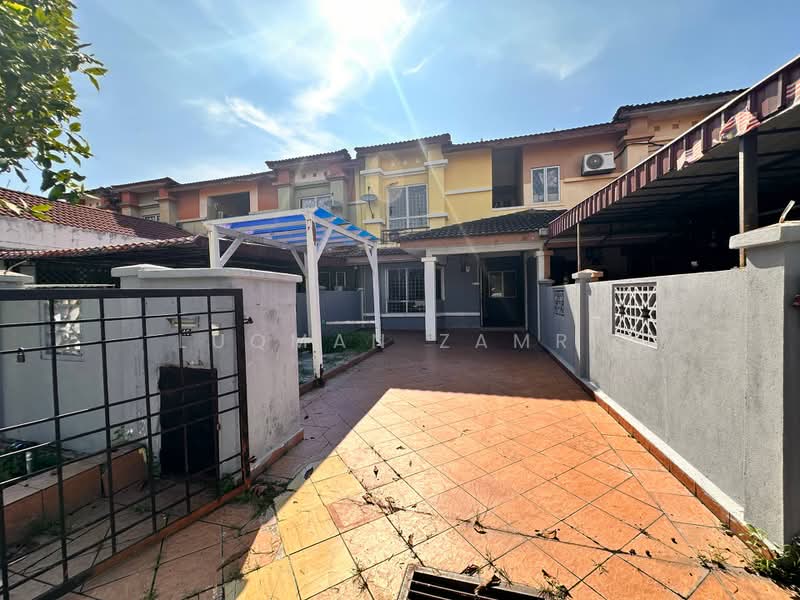 2-storey Terraced House for Sale in Saujana Utama (Puncak Alam) - Luqman Zamri - Exterior - PropertyGuru.com.my