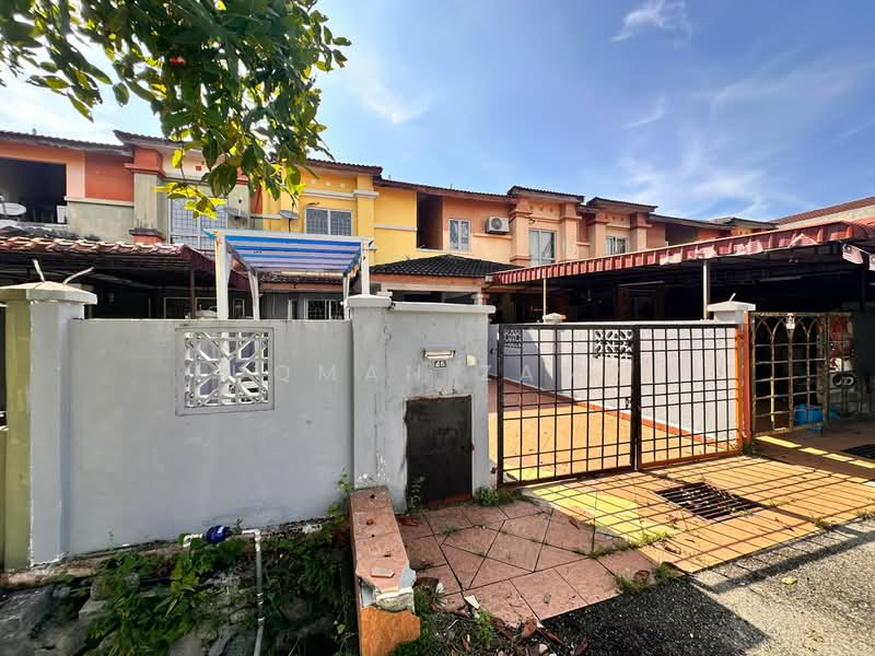 2-storey Terraced House for Sale in Saujana Utama (Puncak Alam) - Luqman Zamri - Exterior - PropertyGuru.com.my