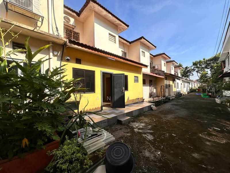 2-storey Terraced House for Sale in Saujana Utama (Puncak Alam) - Luqman Zamri - Exterior - PropertyGuru.com.my