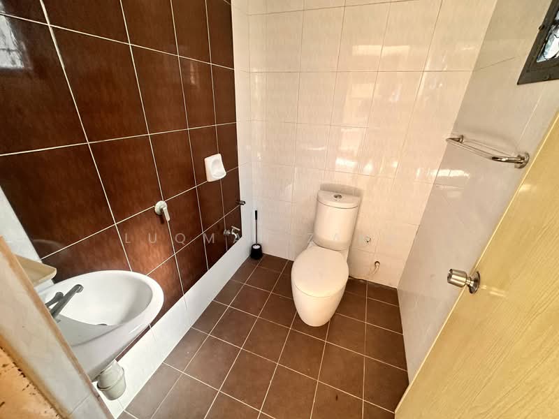 2-storey Terraced House for Sale in Saujana Utama (Puncak Alam) - Luqman Zamri - Bathroom - PropertyGuru.com.my