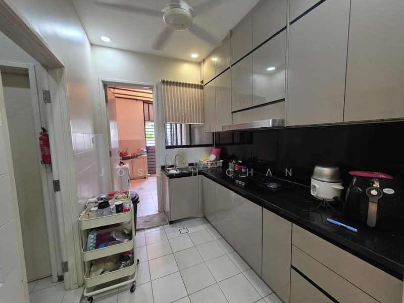 Rumah Berkembar untuk Dijual di Cahaya Spk (Shah Alam) - Joseph Chan - Kitchen - PropertyGuru.com.my