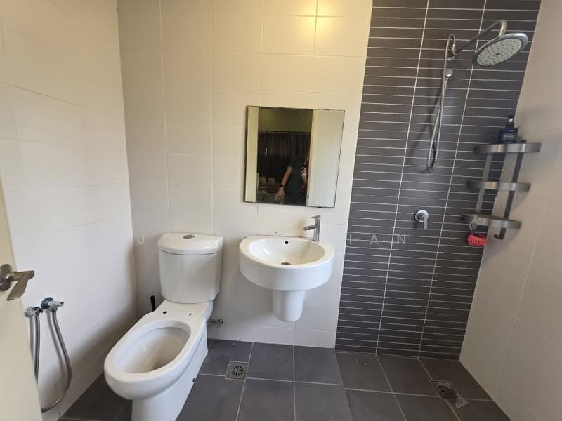 Rumah Berkembar untuk Dijual di Cahaya Spk (Shah Alam) - Joseph Chan - Bathroom - PropertyGuru.com.my