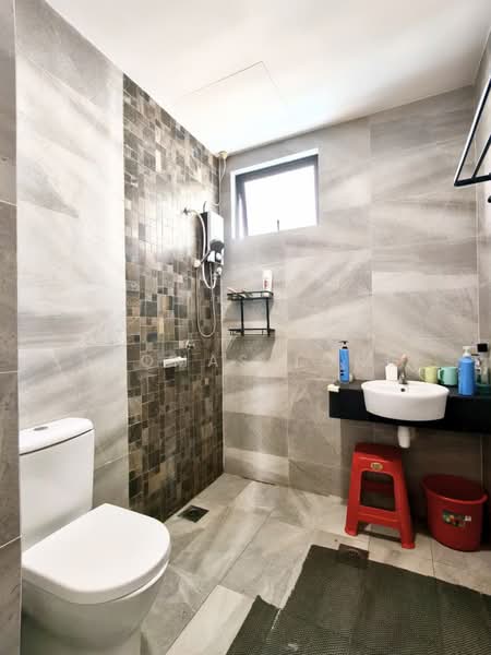 Kondominium untuk Disewa di Rivervale Residences - Thomas Tong - Bathroom - PropertyGuru.com.my