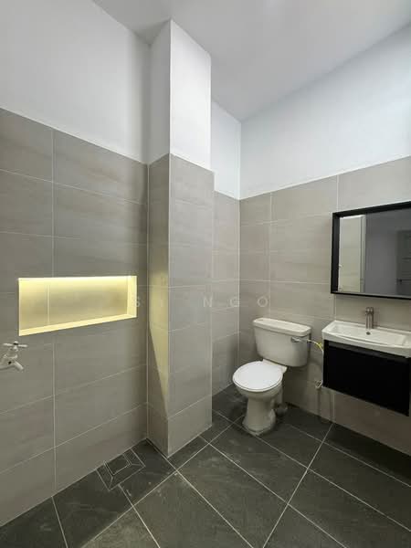 Rumah Teres 2-Tingkat untuk Dijual di Taman Perling (Perling) - SY Ngo - Bathroom - PropertyGuru.com.my