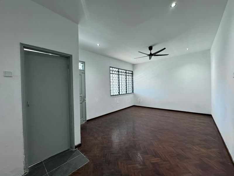 Rumah Teres 2-Tingkat untuk Dijual di Taman Perling (Perling) - SY Ngo - Living Room - PropertyGuru.com.my