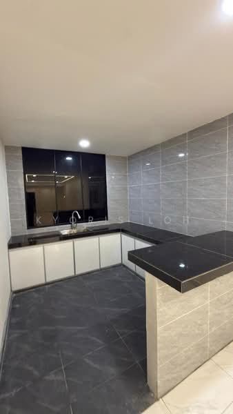 Rumah Flat untuk Dijual di Taman Putri Kulai - Kyoris Loh - Kitchen - PropertyGuru.com.my