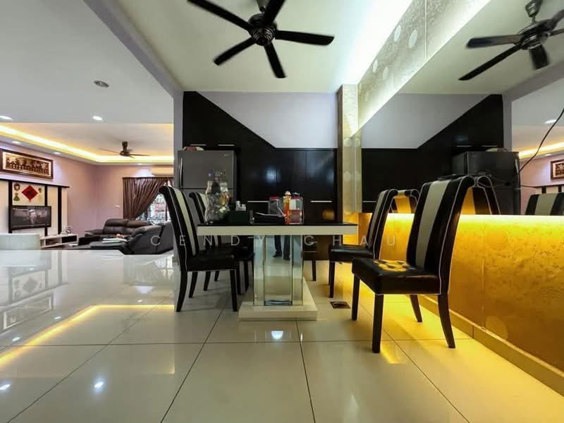 Semi-Detached House for Sale in Indahpura Iris Park (Kulai) - Cendy Chau - Living Room - PropertyGuru.com.my