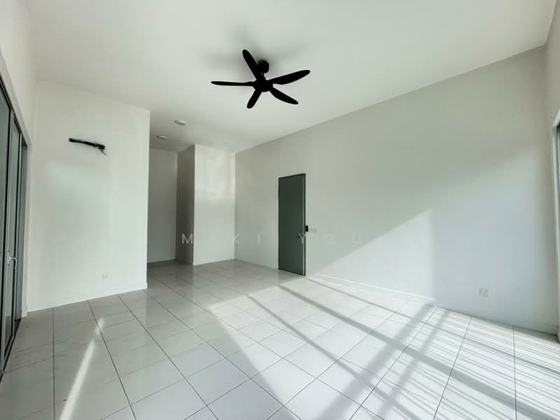 2-storey Terraced House for Rent in Bandar Saujana Putra (Tanjong Duabelas) - Miki You - Living Room - PropertyGuru.com.my