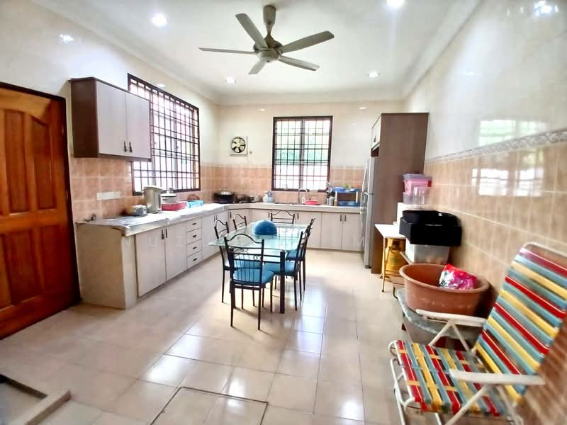 Bungalow House untuk Dijual di Taman Bangi Villa (Bangi) - NUZULHAKIMI . - Kitchen - PropertyGuru.com.my