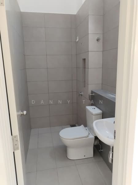2-storey Terraced House for Sale in Telok Panglima Garang (Selangor) - Danny Tan - Bathroom - PropertyGuru.com.my