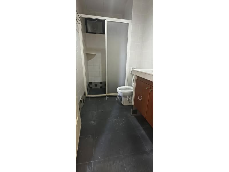 Kondominium untuk Dijual di Scotland Villa - Li Fang - Bathroom - PropertyGuru.com.my