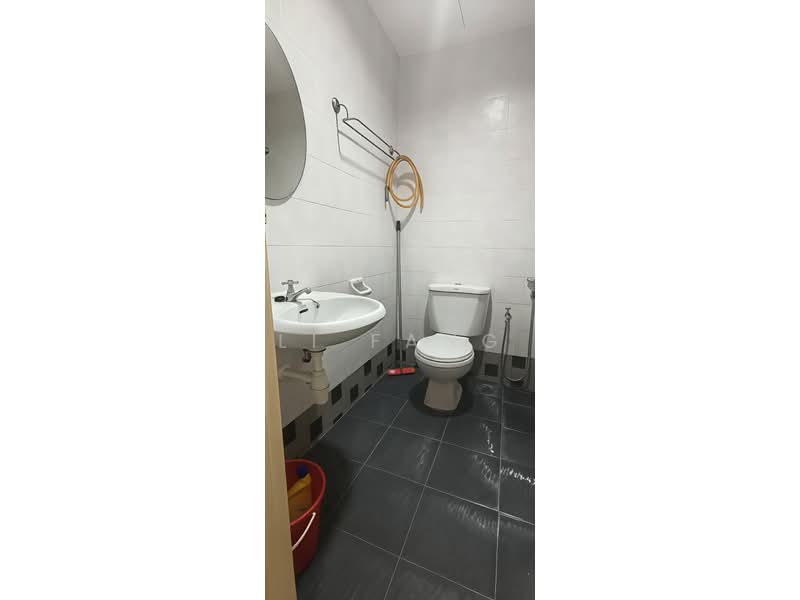 Kondominium untuk Dijual di Scotland Villa - Li Fang - Bathroom - PropertyGuru.com.my