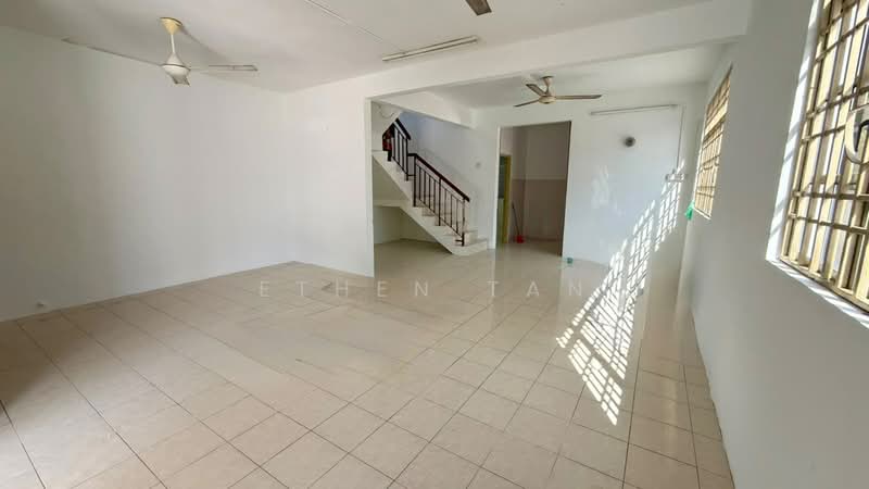 Rumah Teres 2-Tingkat untuk Dijual di Teluk Kumbar (Penang) - Ethen Tan - Living Room - PropertyGuru.com.my