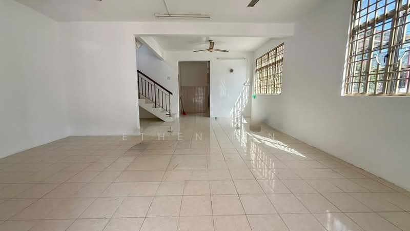 Rumah Teres 2-Tingkat untuk Dijual di Teluk Kumbar (Penang) - Ethen Tan - Living Room - PropertyGuru.com.my