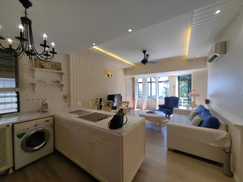 Kondominium untuk Disewa di Marina Tower (Ratu Mutiara) - Ryan Sim - Living Room - PropertyGuru.com.my