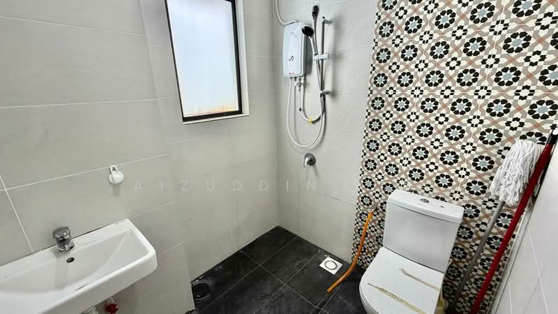 Rumah Berkembar untuk Dijual di Kuala Selangor (Selangor) - Aizuddin Ali - Bathroom - PropertyGuru.com.my