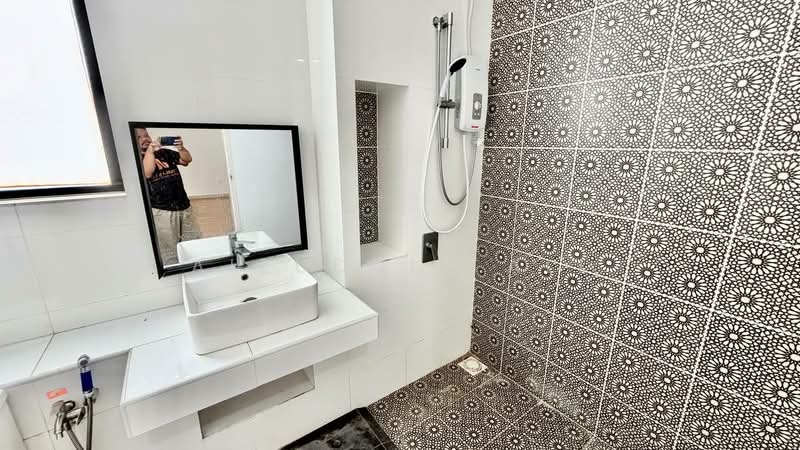 Rumah Berkembar untuk Dijual di Kuala Selangor (Selangor) - Aizuddin Ali - Bathroom - PropertyGuru.com.my