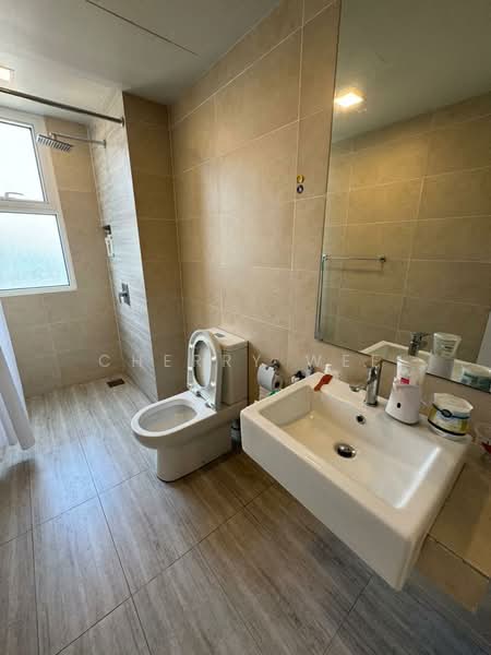 Service Residence for Rent at Windmill upon Hills - Cherry Wee - Bathroom - PropertyGuru.com.my