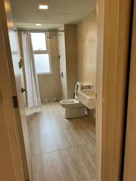 Service Residence for Rent at Windmill upon Hills - Cherry Wee - Bathroom - PropertyGuru.com.my