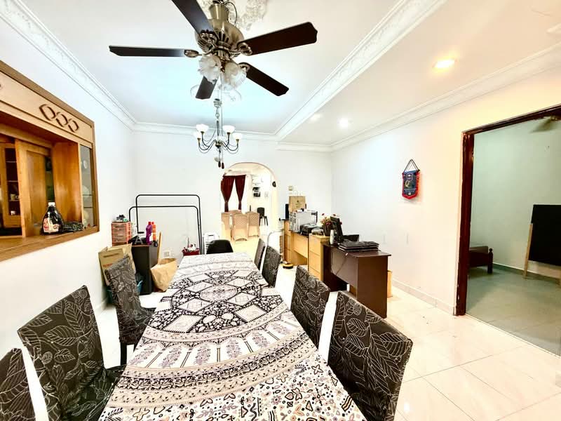 Rumah Teres 3-Tingkat untuk Dijual di Seksyen 7 (Shah Alam) - Aizuddin Ali - Dining Room - PropertyGuru.com.my