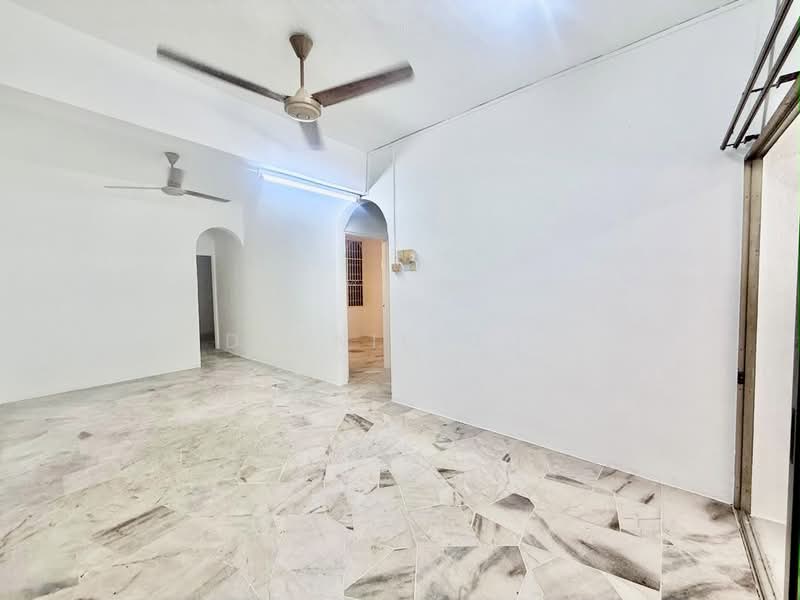 Rumah Bandar untuk Dijual di Taman Bukit Teratai (Ampang) - Dlynie Ooi - Living Room - PropertyGuru.com.my