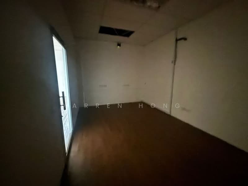 Shop / Office for Rent in Taman Molek (Johor Bahru) - Darren Hong - Interior - PropertyGuru.com.my