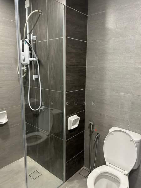 Service Residence for Sale at The New Duo @ Edumetro - KF Kuan - Bathroom - PropertyGuru.com.my