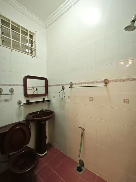 Rumah Teres 2-Tingkat untuk Dijual di Taman Perling (Perling) - SY Ngo - Bathroom - PropertyGuru.com.my