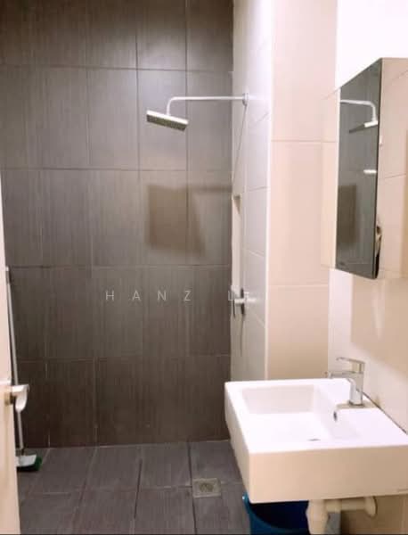 Kediaman Servis untuk Disewa di TRiGON Luxury Residences - Hanz Low - Bathroom - PropertyGuru.com.my