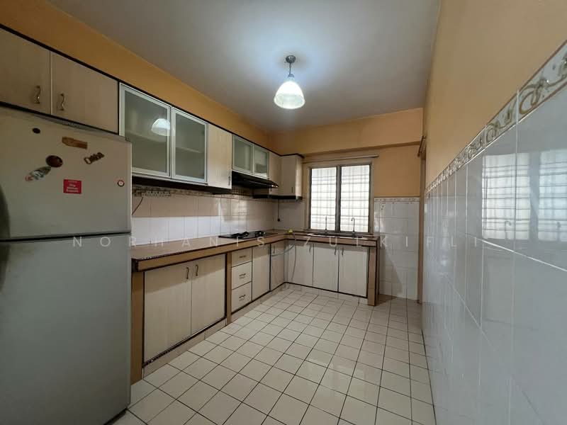Apartment for Rent at Pangsapuri Sri Cempaka - Norhanis Zulkifli - Kitchen - PropertyGuru.com.my