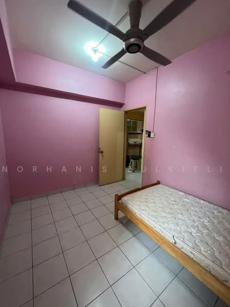 Apartment for Rent at Pangsapuri Sri Cempaka - Norhanis Zulkifli - 2nd bedroom - PropertyGuru.com.my