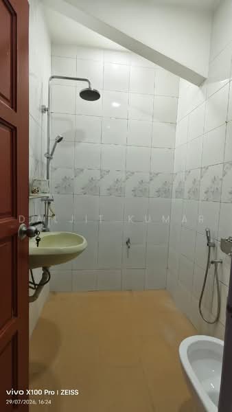 2-storey Terraced House for Rent in Bangsar Baru (Bangsar) - Daljit Kumar - Bathroom - PropertyGuru.com.my