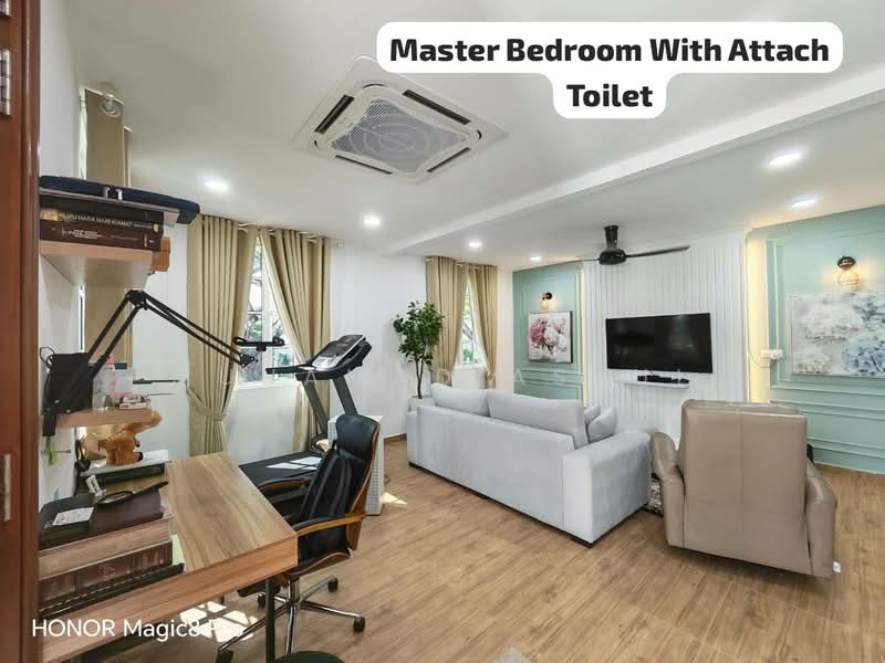 2-storey Terraced House for Sale in Taman Pulai Indah (Johor Bahru) - Muhamad Asrul - Master Bedroom - PropertyGuru.com.my
