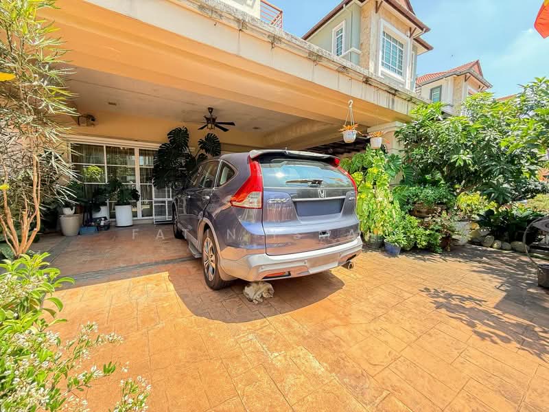 Bungalow House for Sale in Bandar Putra Permai (Seri Kembangan) - Fatin Ismail - Exterior - PropertyGuru.com.my