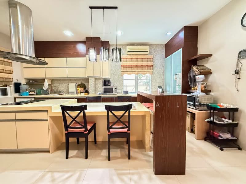 Bungalow House for Sale in Bandar Putra Permai (Seri Kembangan) - Fatin Ismail - Kitchen - PropertyGuru.com.my