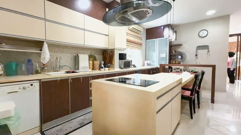 Bungalow House for Sale in Bandar Putra Permai (Seri Kembangan) - Fatin Ismail - Kitchen - PropertyGuru.com.my