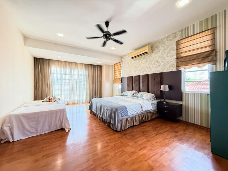Bungalow House for Sale in Bandar Putra Permai (Seri Kembangan) - Fatin Ismail - Bedroom - PropertyGuru.com.my