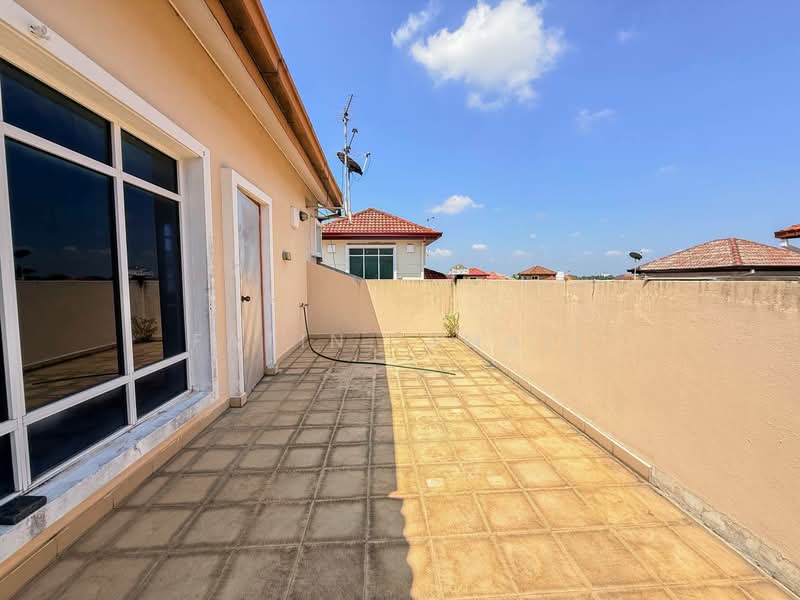 Bungalow House for Sale in Bandar Putra Permai (Seri Kembangan) - Fatin Ismail - Exterior - PropertyGuru.com.my
