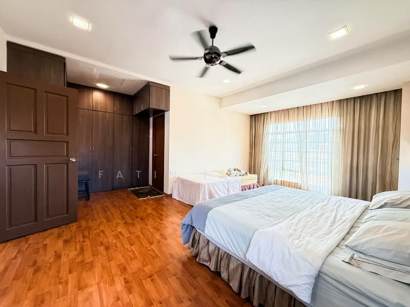 Bungalow House for Sale in Bandar Putra Permai (Seri Kembangan) - Fatin Ismail - Bedroom - PropertyGuru.com.my