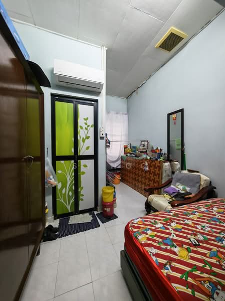 Rumah Teres 2-Tingkat untuk Dijual di Taman Muhibbah (Kulai) - SY Ngo - Bedroom - PropertyGuru.com.my