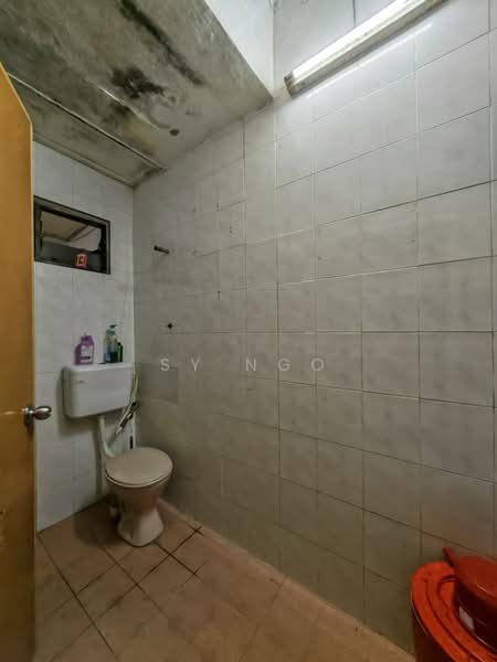 Rumah Teres 2-Tingkat untuk Dijual di Taman Muhibbah (Kulai) - SY Ngo - Bathroom - PropertyGuru.com.my