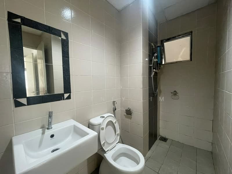 Kediaman Servis untuk Disewa di I Residence - Jeffney Lim - Bathroom - PropertyGuru.com.my