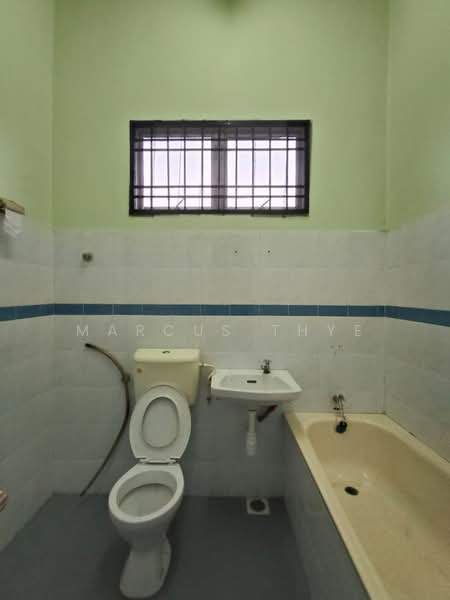 Rumah Teres 2.5-Tingkat untuk Dijual di Taman Pulai Utama (Skudai) - Marcus Thye - Bathroom - PropertyGuru.com.my