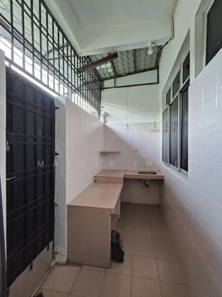 Rumah Teres 2.5-Tingkat untuk Dijual di Taman Pulai Utama (Skudai) - Marcus Thye - Kitchen - PropertyGuru.com.my