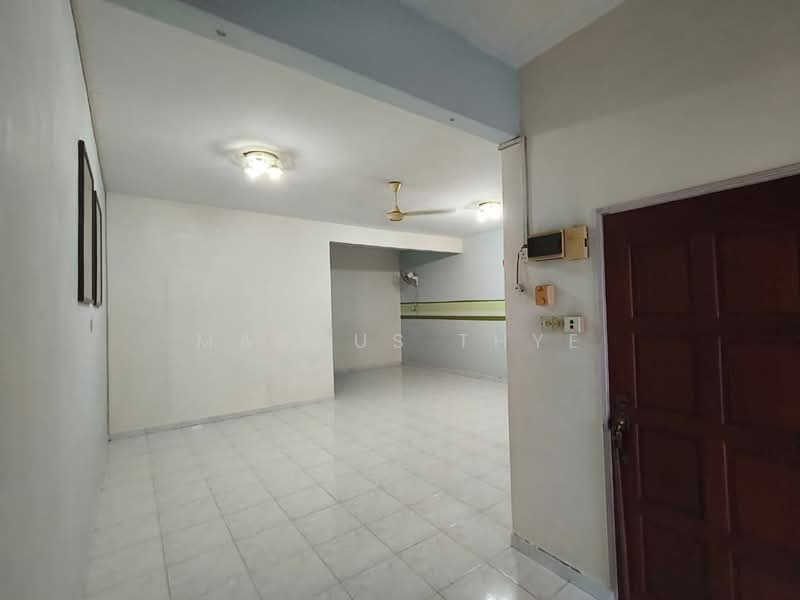 Rumah Teres 2.5-Tingkat untuk Dijual di Taman Pulai Utama (Skudai) - Marcus Thye - Living Room - PropertyGuru.com.my